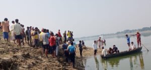 गंगा में नहाते वक्त युवती डूबी, हुई मौत ।